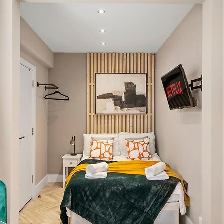 Cosy Heathrow Studios - Parking - Garden Londra Esterno foto