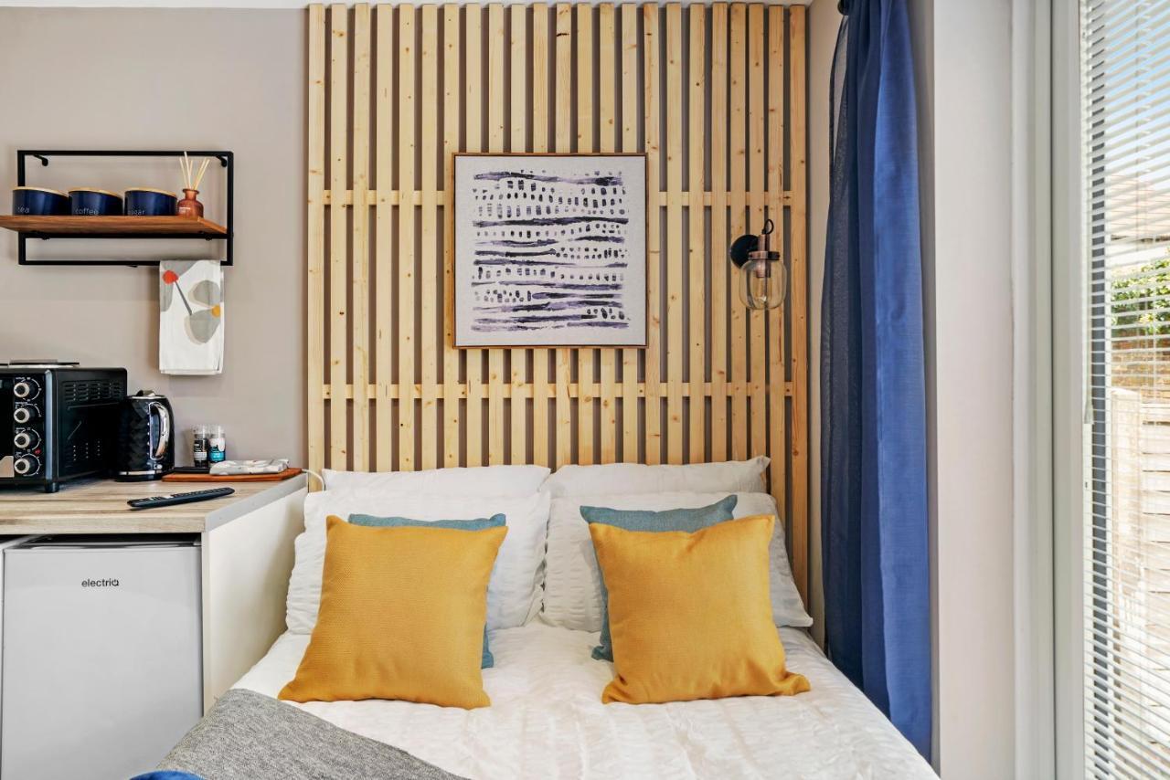 Cosy Heathrow Studios - Parking - Garden Londra Esterno foto