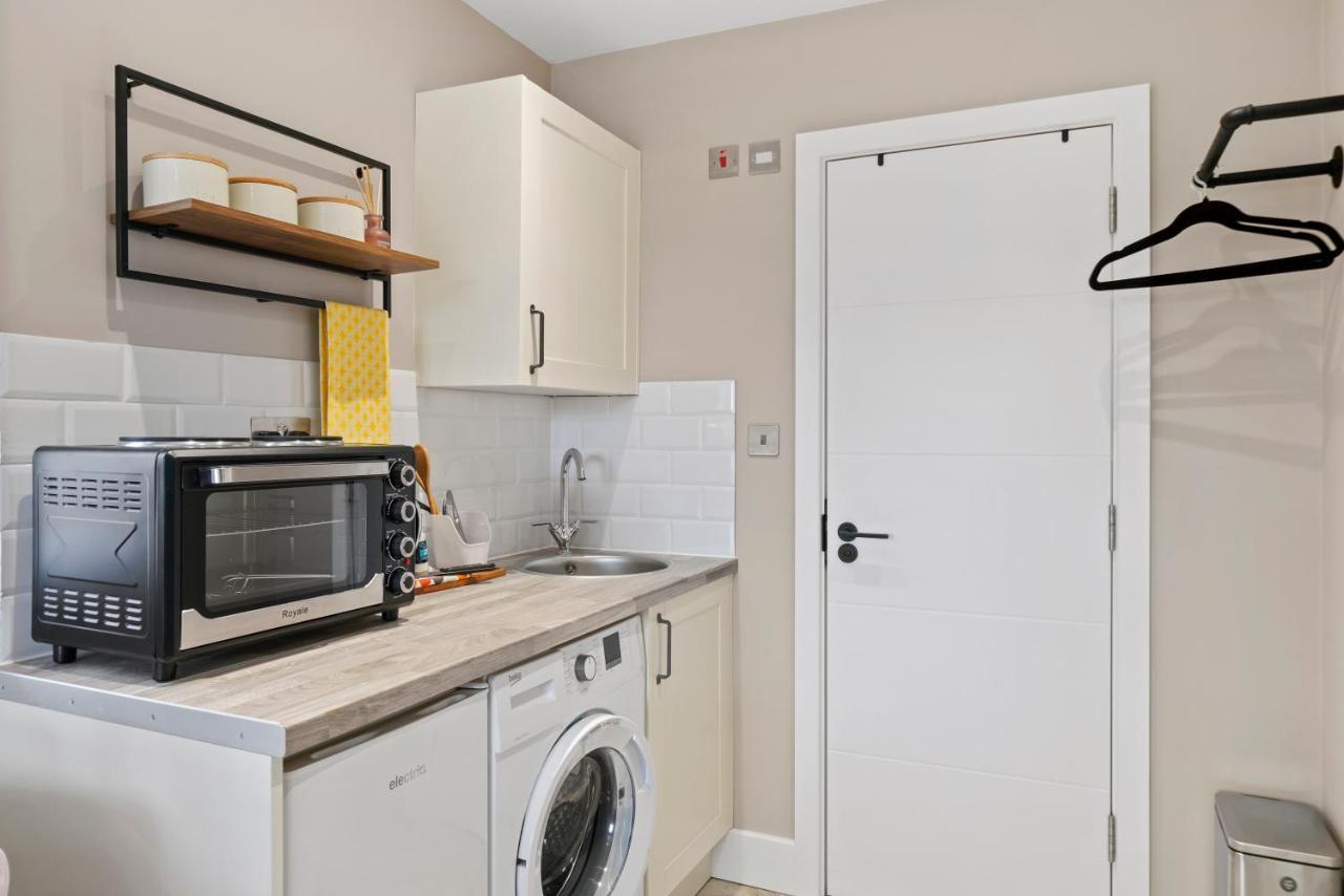 Cosy Heathrow Studios - Parking - Garden Londra Esterno foto